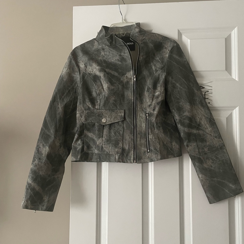 Gray Jacket - Picture 1 of 2